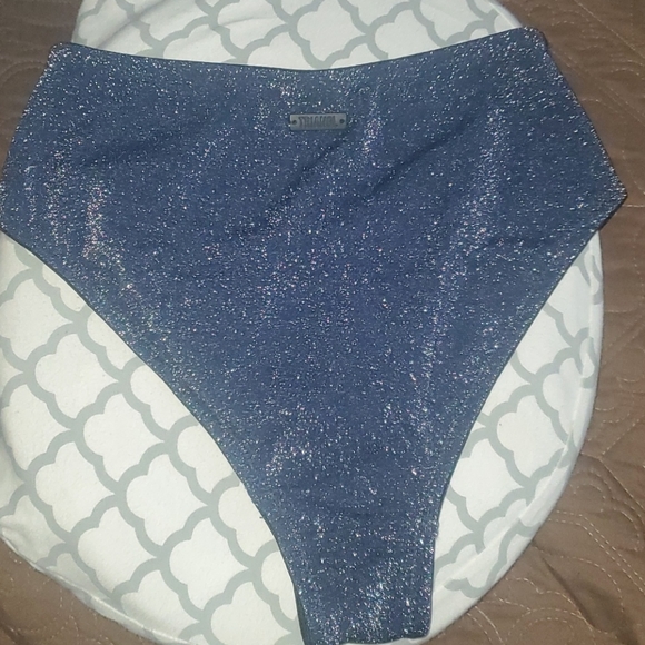 Triangl - Picture 3 of 3